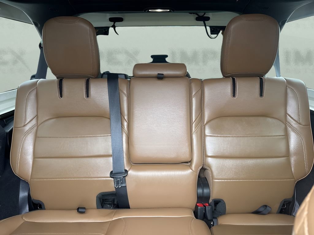 Used 2022 Jeep Wrangler Unlimited Sahara w/ Cold Weather Group image 11