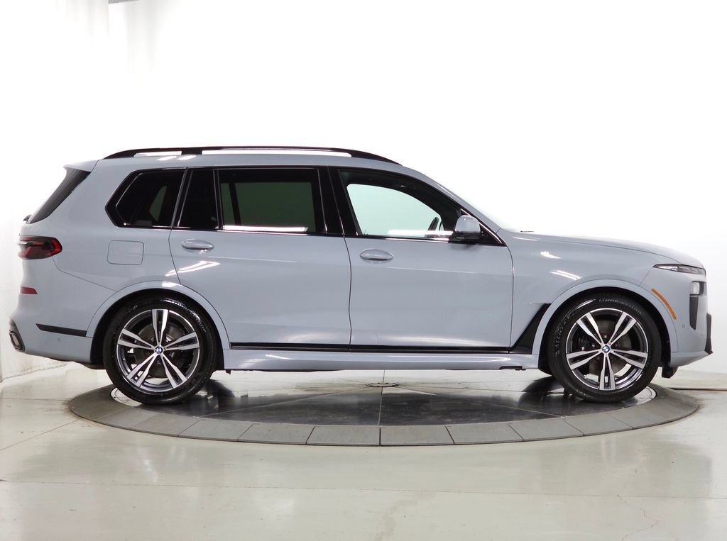 Used 2023 BMW X7 xDrive40i w/ M Sport Package AWD/4WD image 9