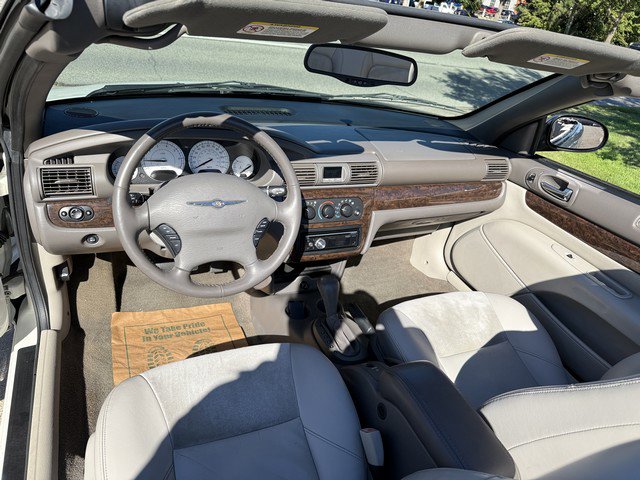 Used 2006 Chrysler Sebring Limited image 11