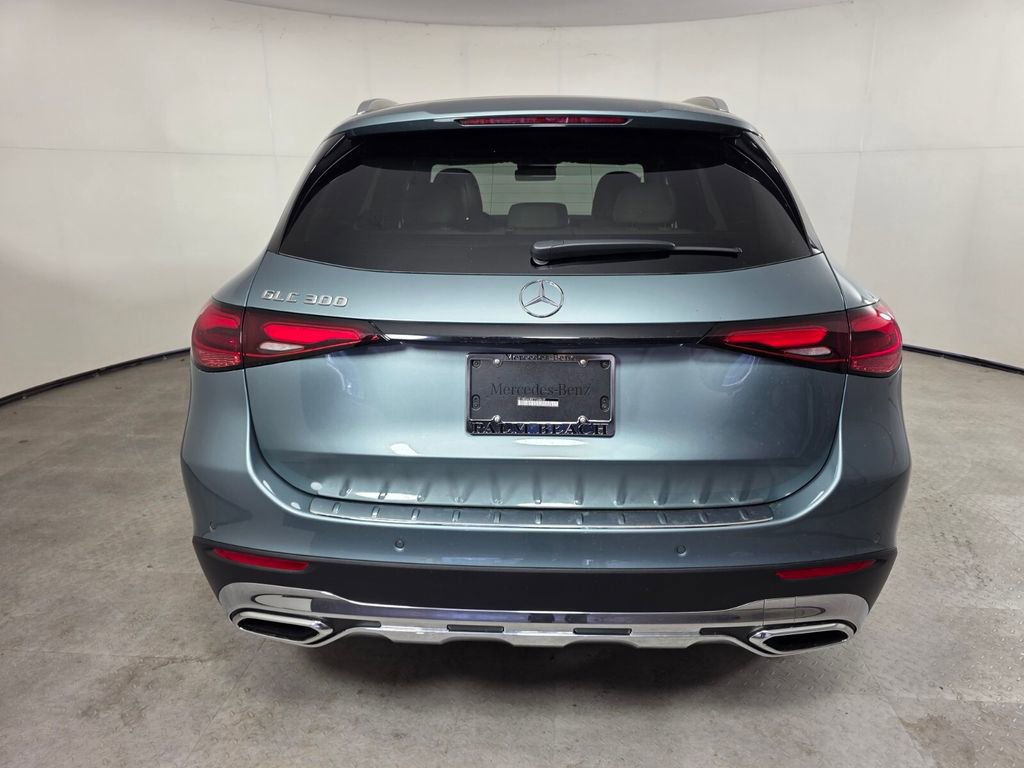 New 2026 Mercedes-Benz GLC 300 image 5