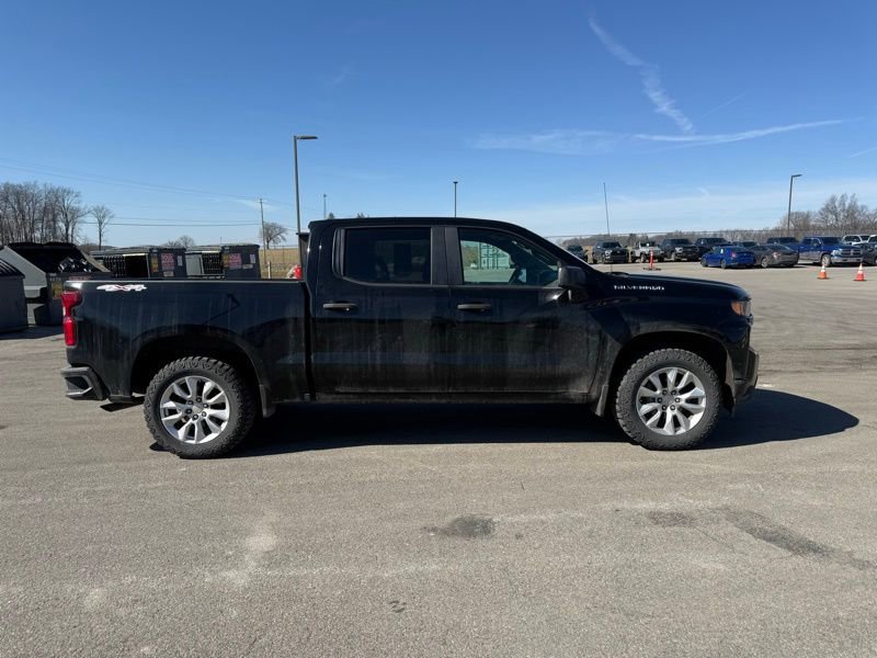 Used 2019 Chevrolet Silverado 1500 Custom w/ Custom Value Package AWD/4WD image 5