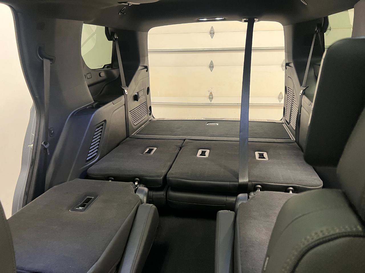 Used 2025 Chevrolet Tahoe High Country AWD/4WD image 30