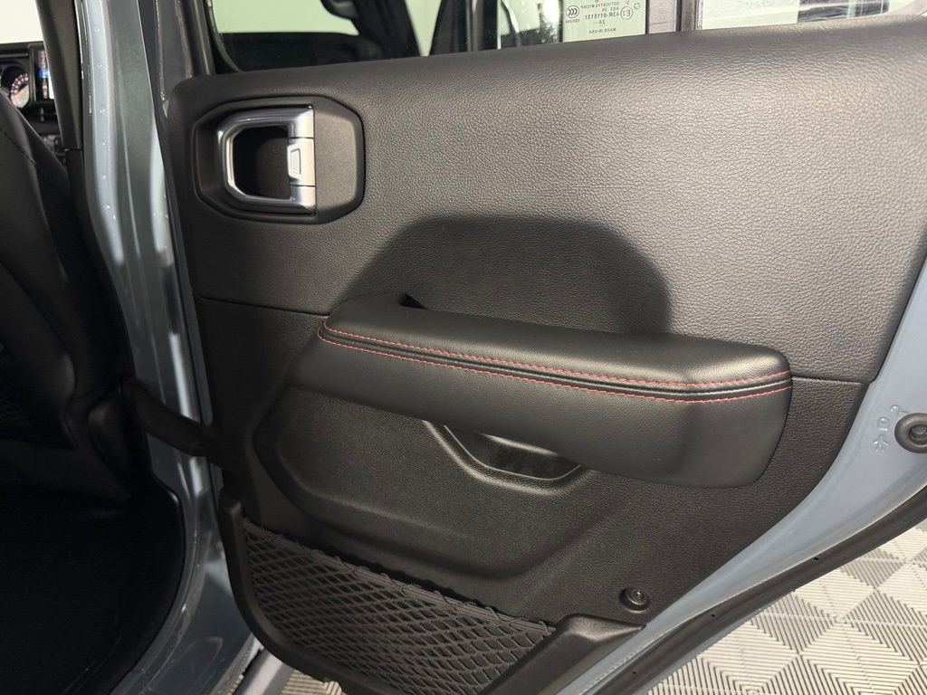 Used 2025 Jeep Gladiator Rubicon image 30