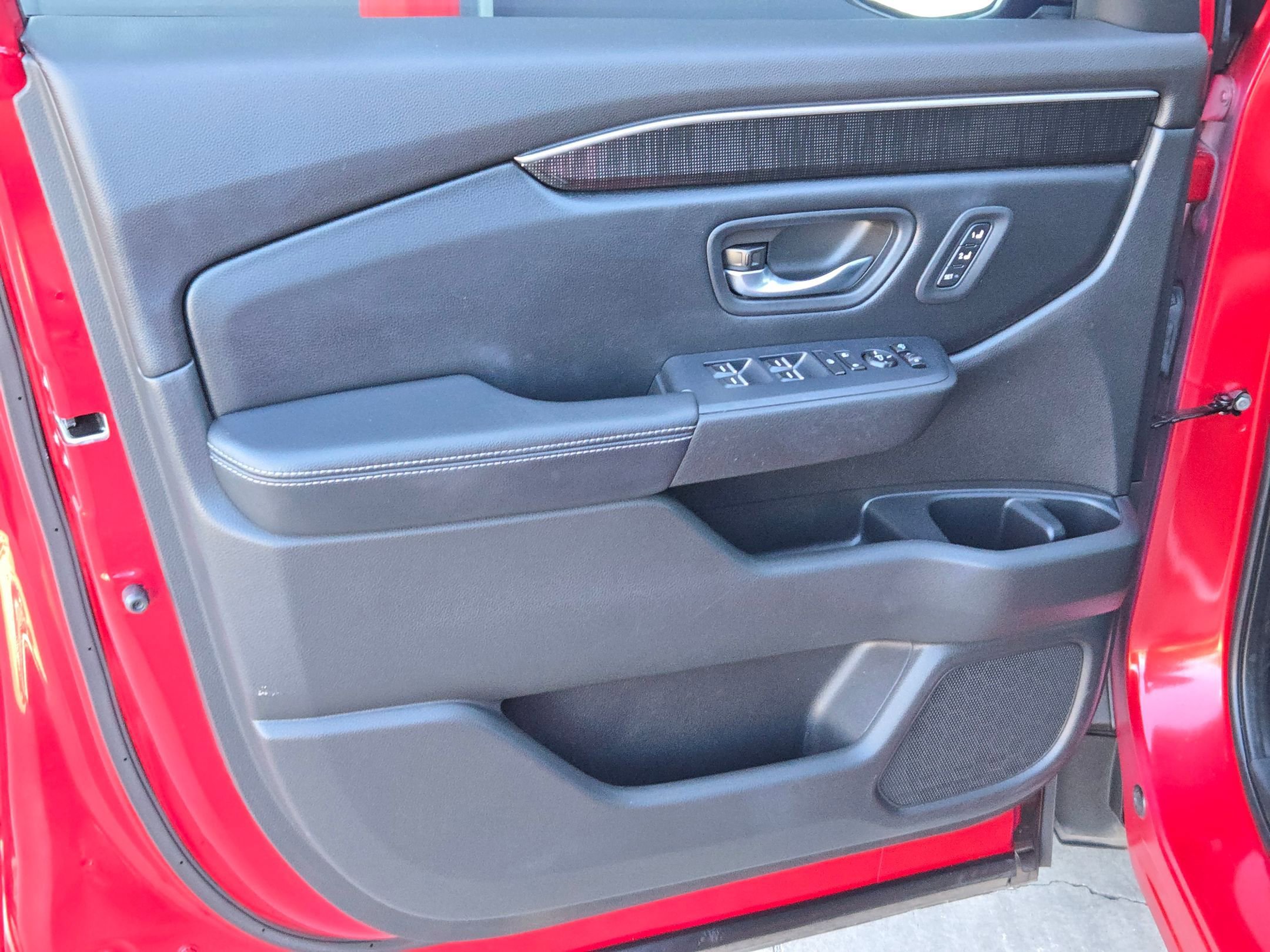 Used 2023 Honda Pilot Elite image 12