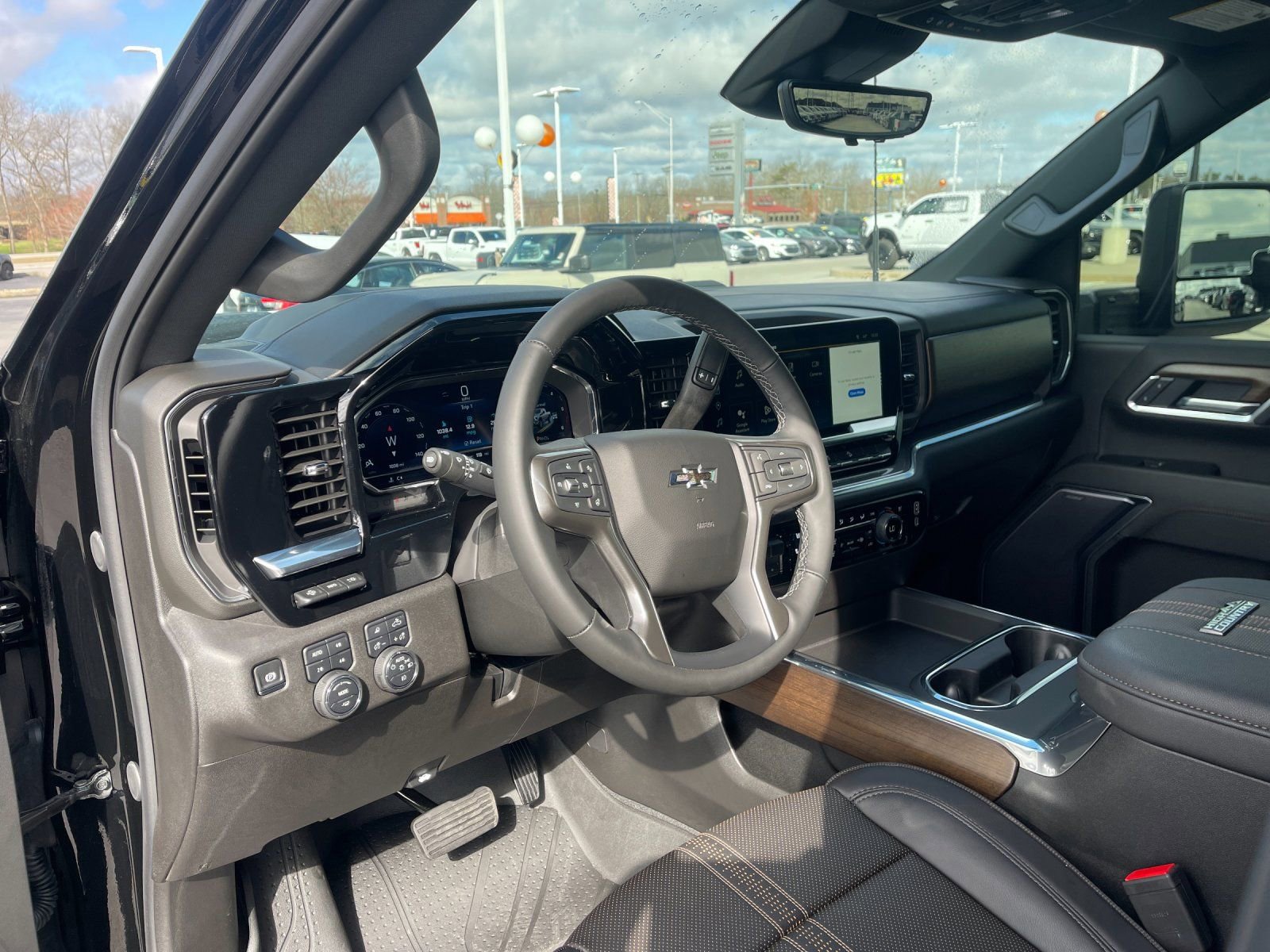 Used 2025 Chevrolet Silverado 2500 High Country w/ High Country Premium Package image 11