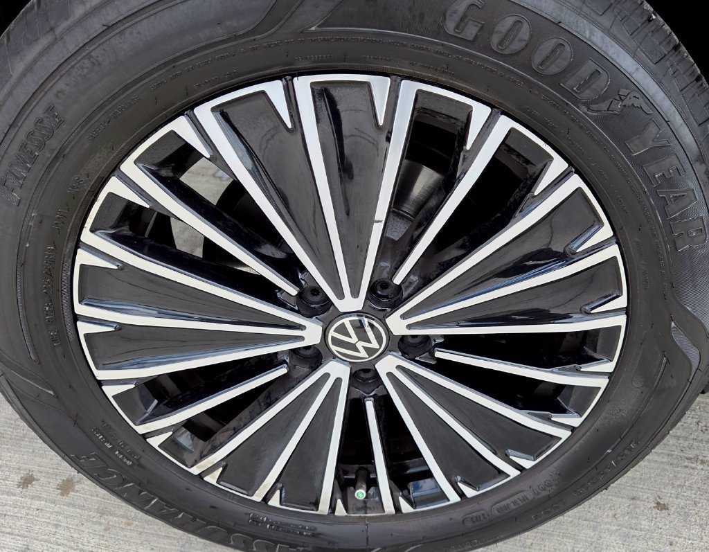 Certified 2026 Volkswagen Tiguan S FWD image 9