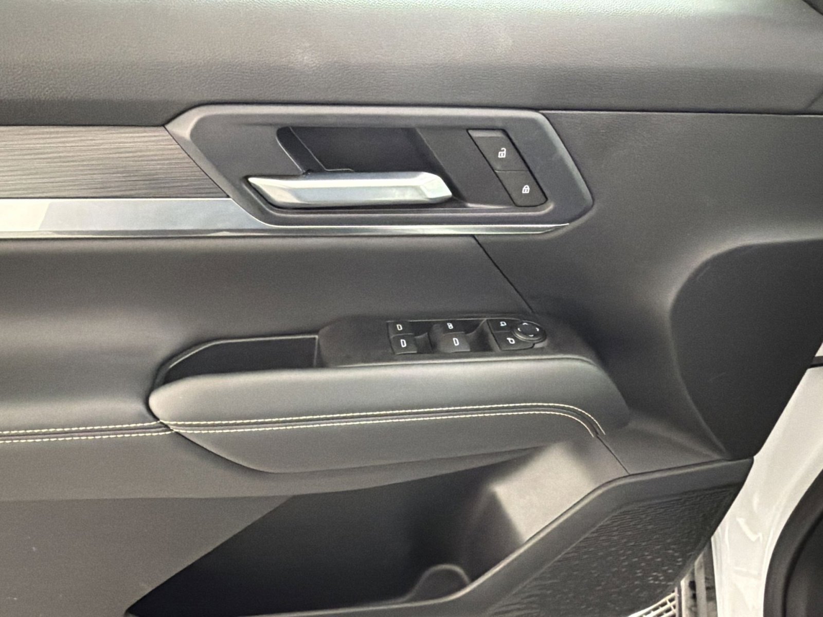 New 2026 GMC Terrain Elevation w/ Black Edition FWD image 15
