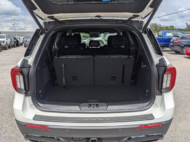 New 2026 Ford Explorer ST-Line w/ Premium Package RWD image 12