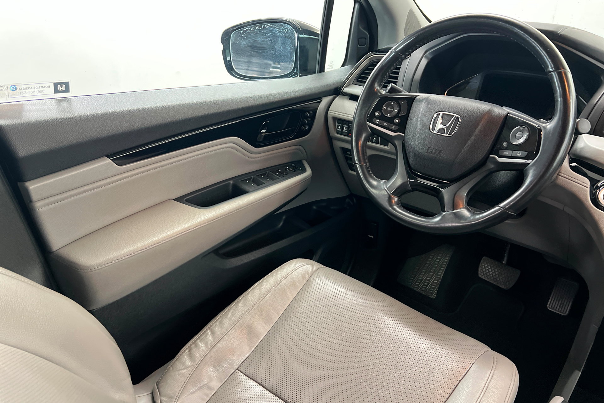 Used 2018 Honda Odyssey Elite image 12