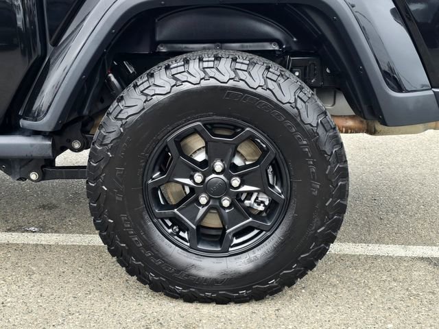 Certified 2021 Jeep Gladiator Willys image 29