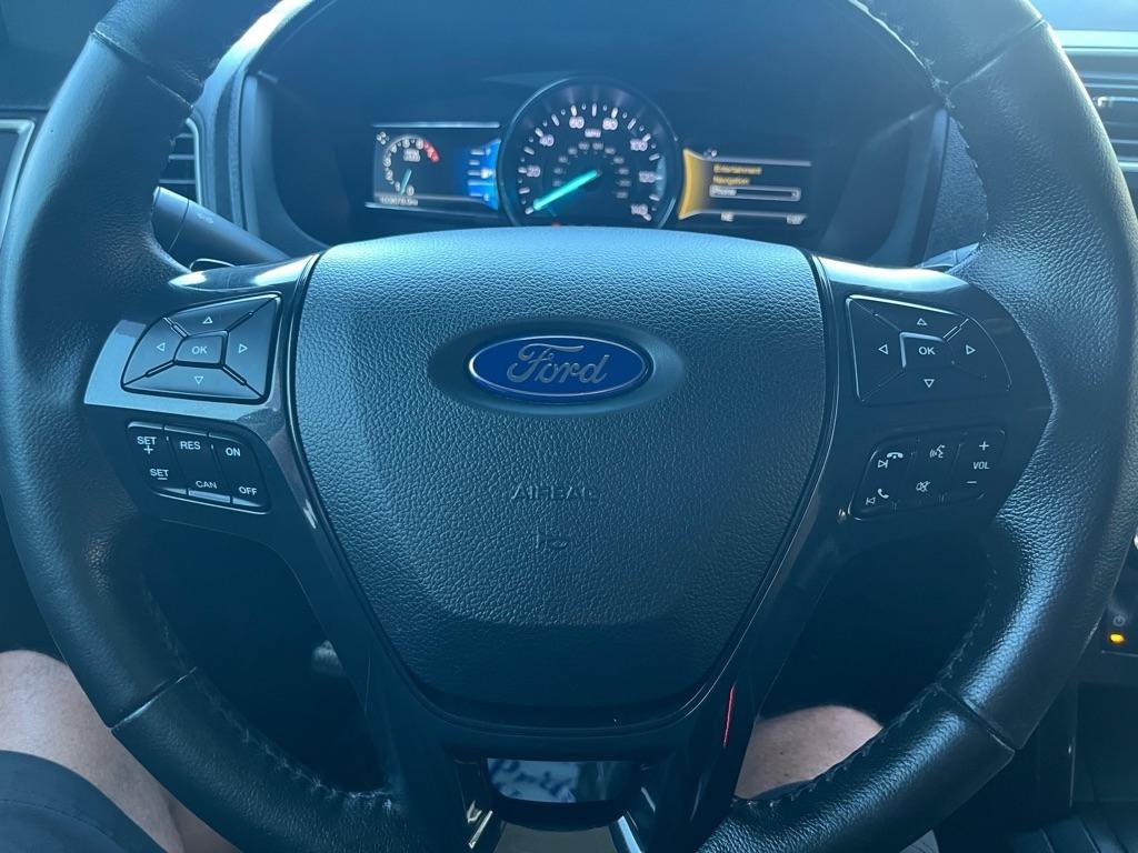 Used 2017 Ford Explorer XLT w/ Equipment Group 202A AWD/4WD image 19