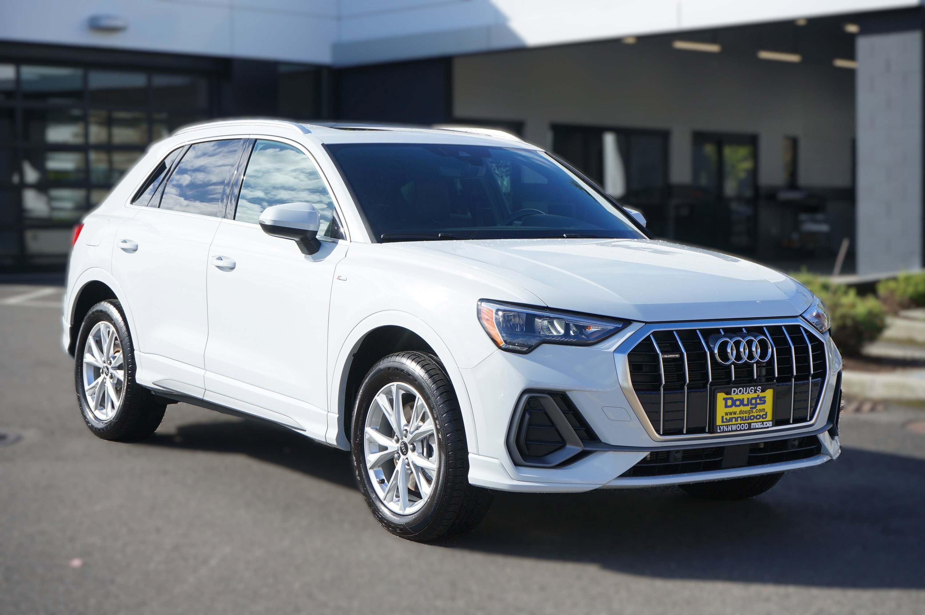 Used 2022 Audi Q3 2.0T Premium w/ Convenience Package image 1