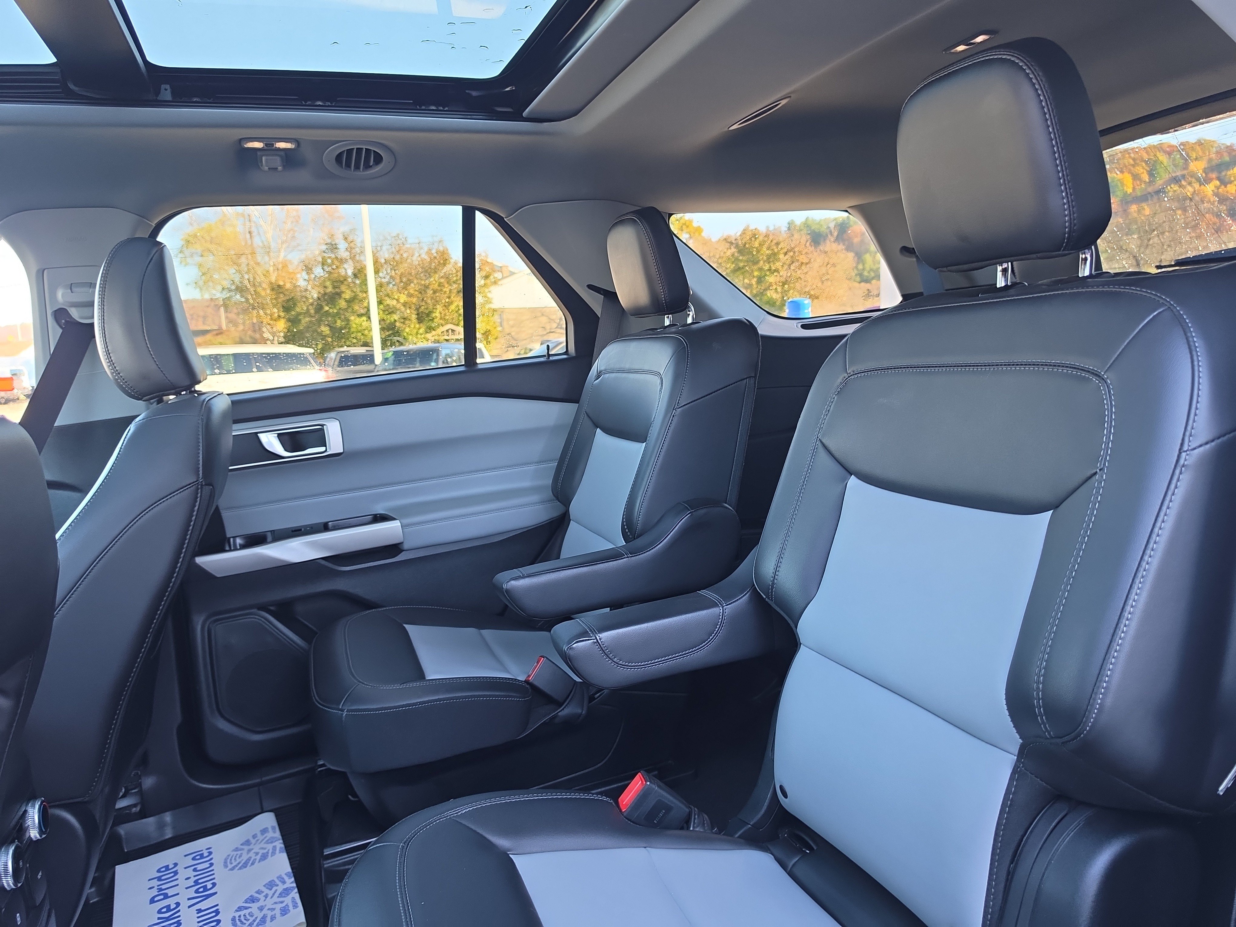 Used 2023 Ford Explorer XLT w/ Equipment Group 202A AWD/4WD image 14