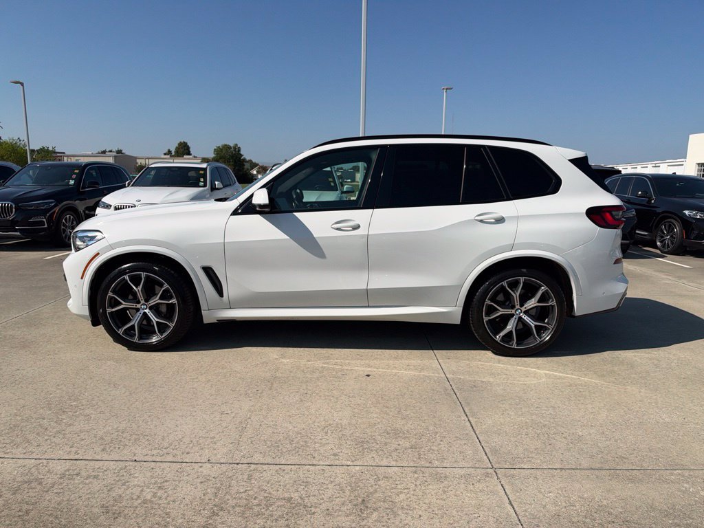 Used 2022 BMW X5 sDrive40i w/ M Sport Package RWD image 2