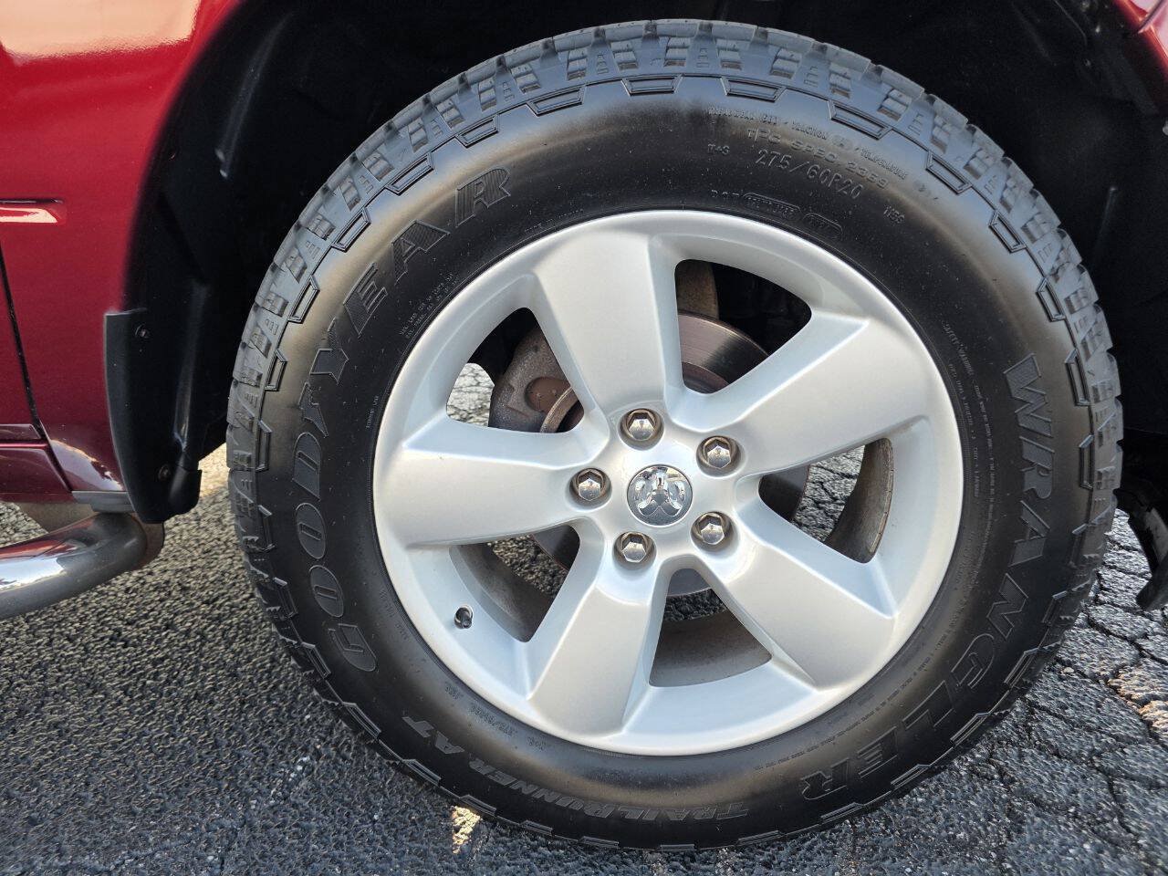 Used 2018 RAM 1500 Classic SLT AWD/4WD image 29