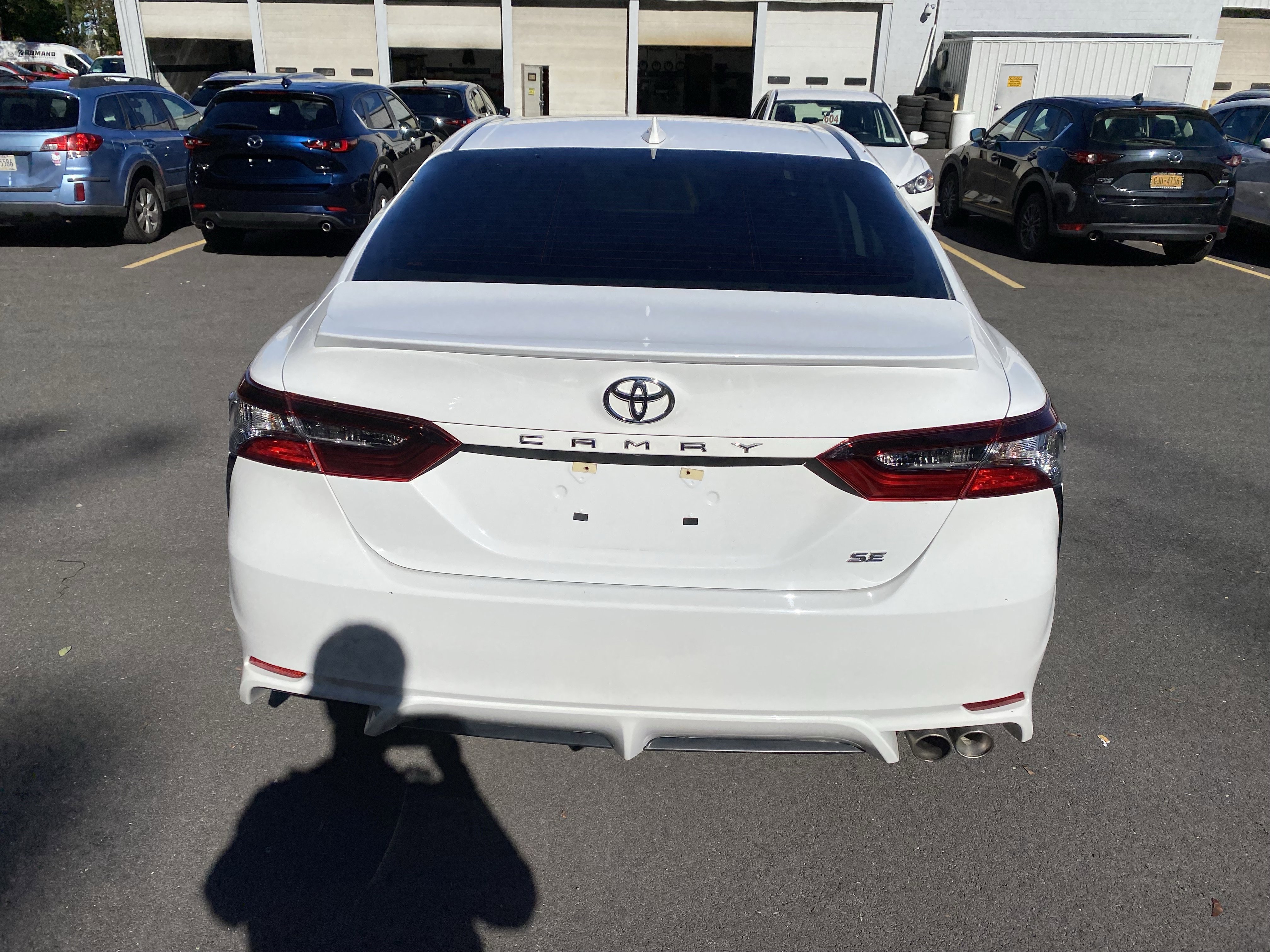 Used 2023 Toyota Camry SE image 6