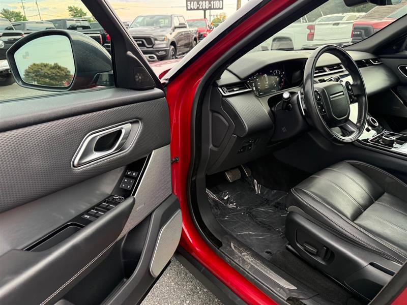 Used 2018 Land Rover Range Rover Velar R-Dynamic SE image 30