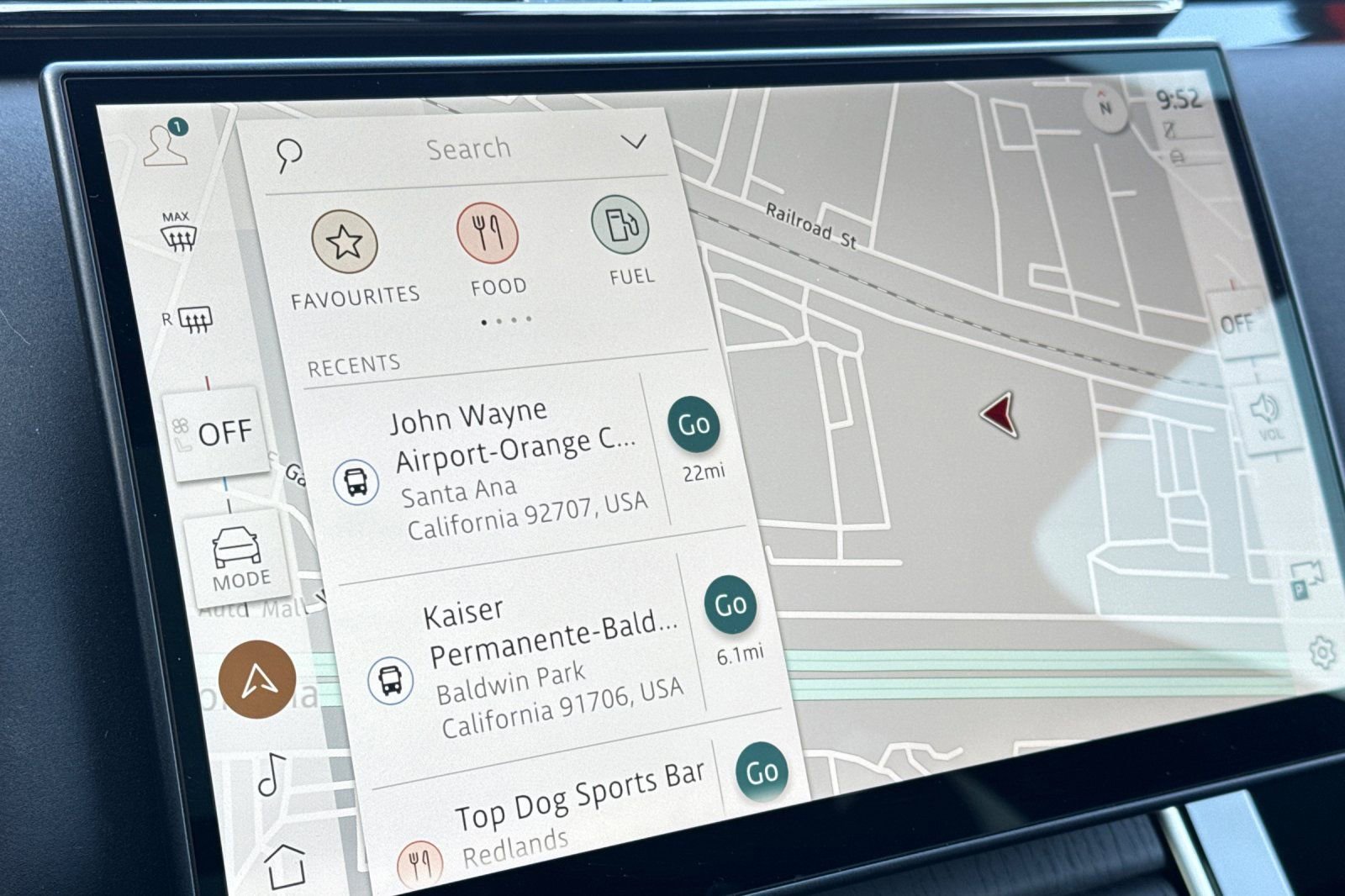 Used 2025 Land Rover Range Rover Velar Dynamic SE image 22