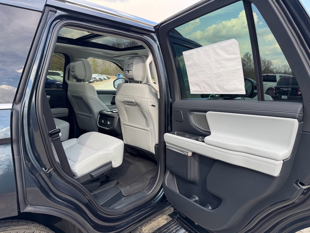 New 2026 Ford Expedition Platinum w/ Driver's Package AWD/4WD image 16