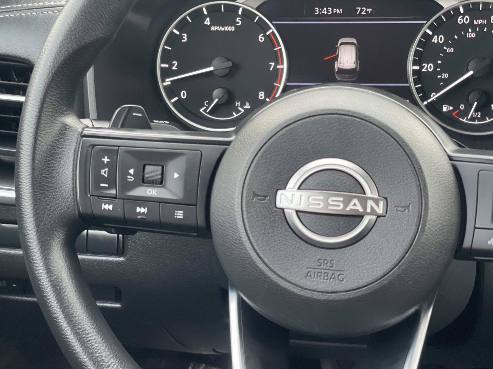 Used 2024 Nissan Rogue SV FWD image 9