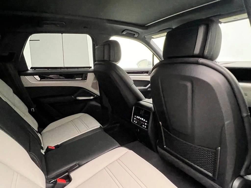 New 2026 Porsche Cayenne S image 16