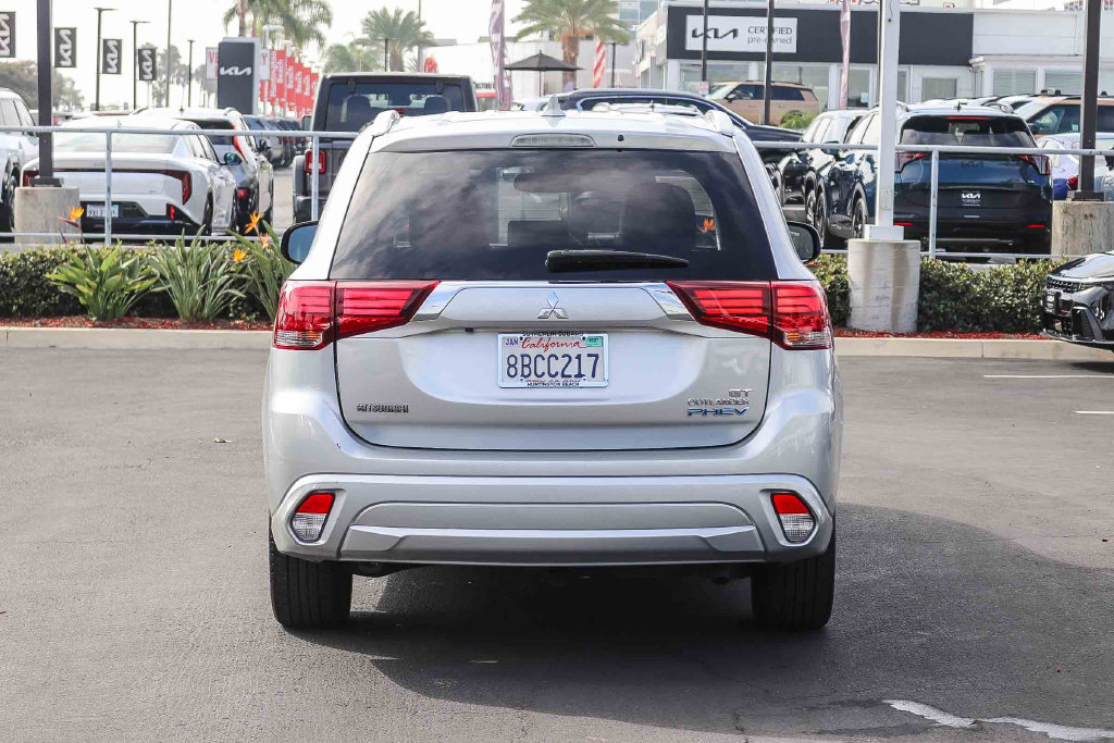 Used 2018 Mitsubishi Outlander GT AWD/4WD image 6