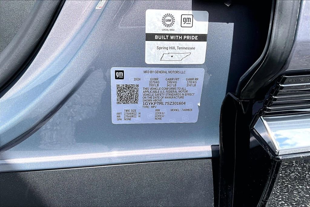 Used 2025 Cadillac Lyriq Luxury w/ LPO, Floor Liner Package AWD/4WD image 19