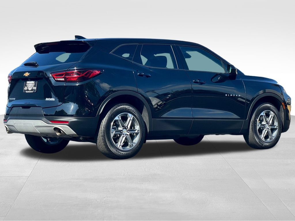 Used 2025 Chevrolet Blazer LT FWD image 7