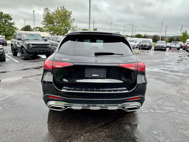 Used 2024 Mercedes-Benz GLC 300 4MATIC image 12