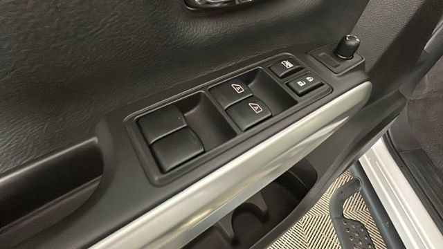 Used 2022 Nissan Titan SV w/ SV Convenience Package AWD/4WD image 10