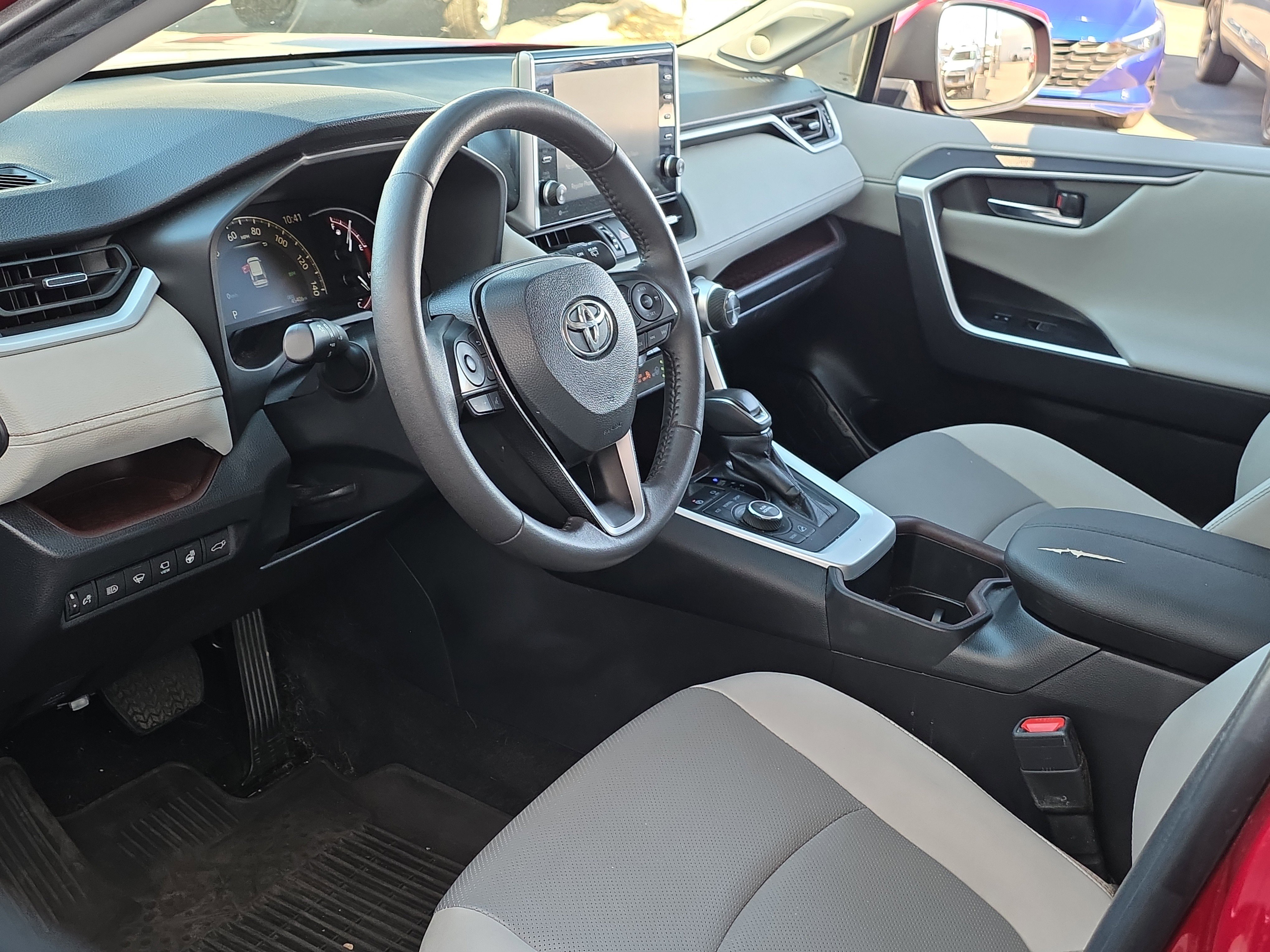 Used 2022 Toyota RAV4 Limited image 13