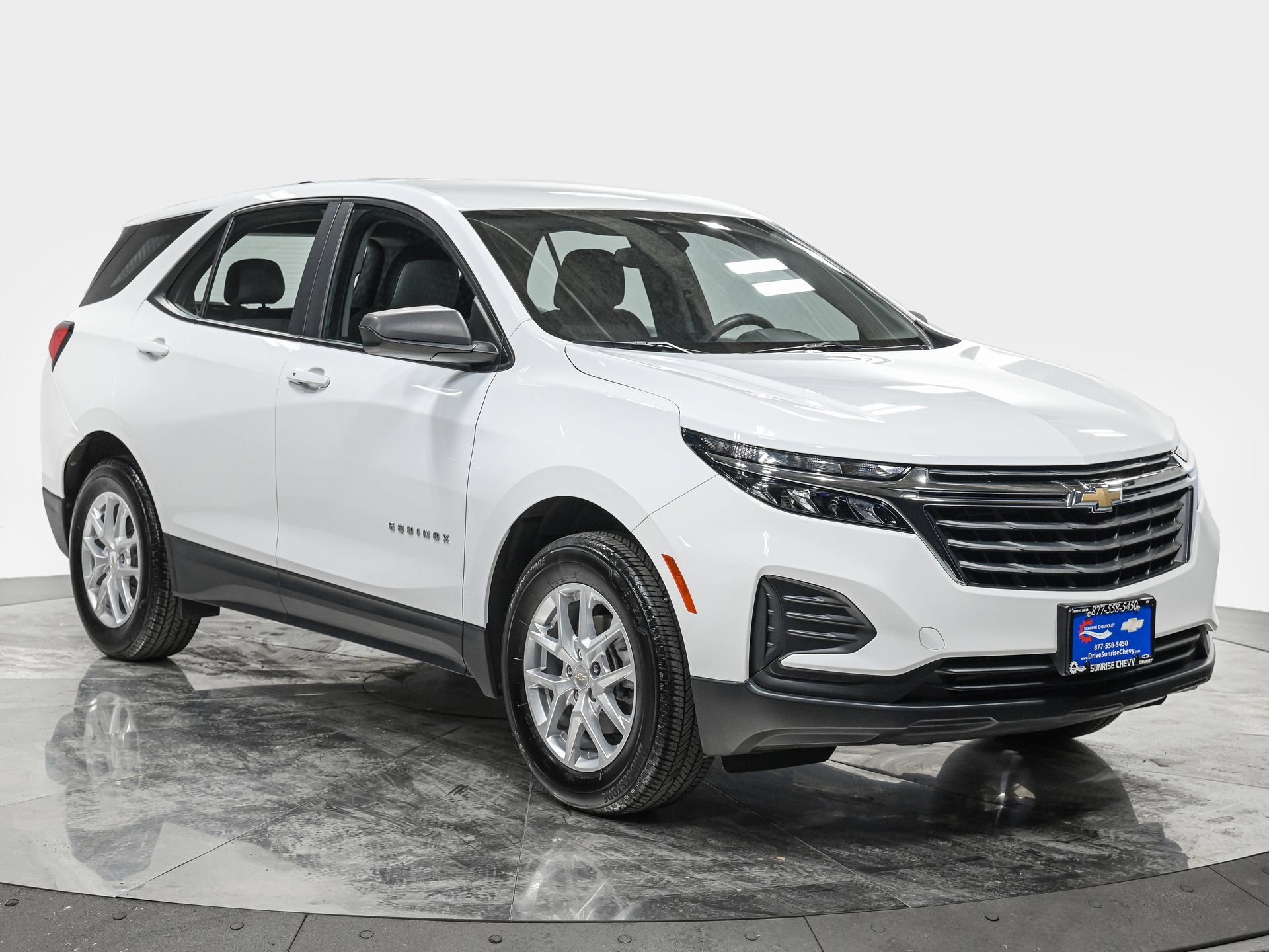 Used 2024 Chevrolet Equinox LS FWD image 9