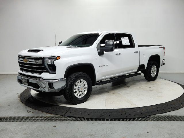 Used 2025 Chevrolet Silverado 2500 LTZ w/ LTZ Convenience Package AWD/4WD image 4