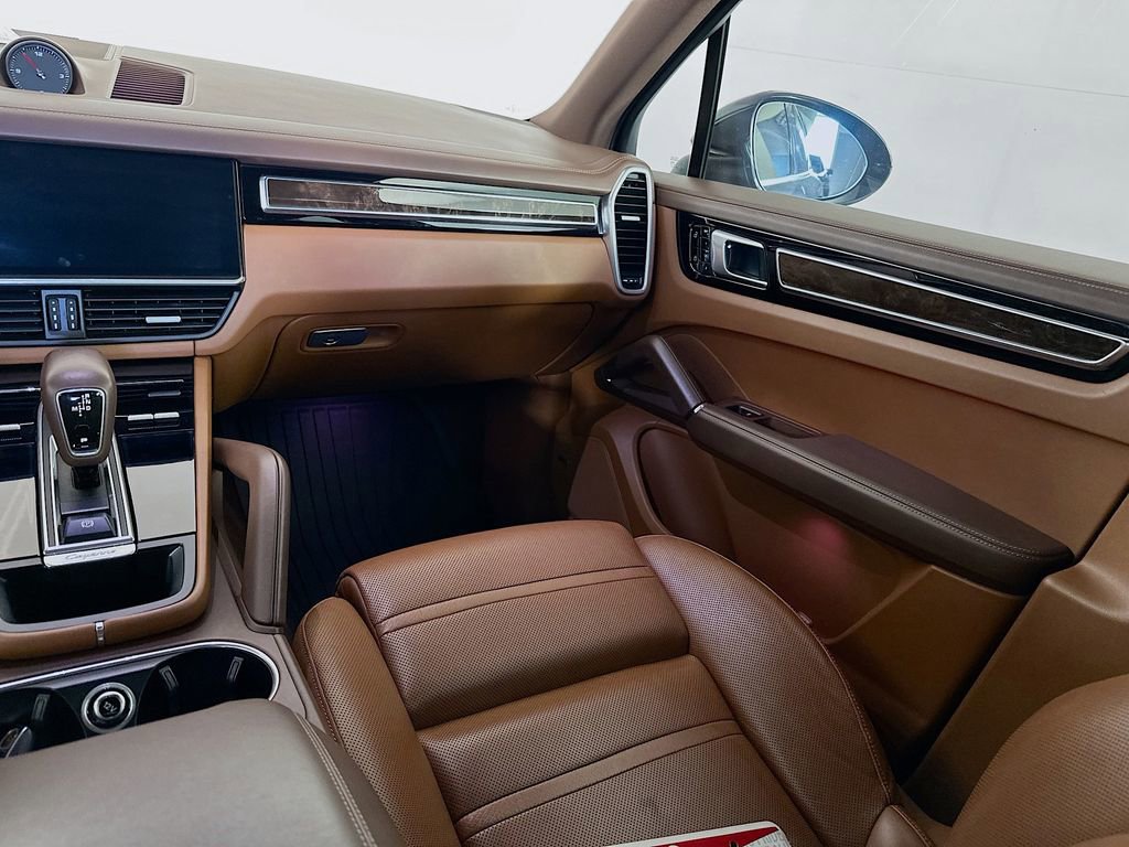 Used 2019 Porsche Cayenne image 31