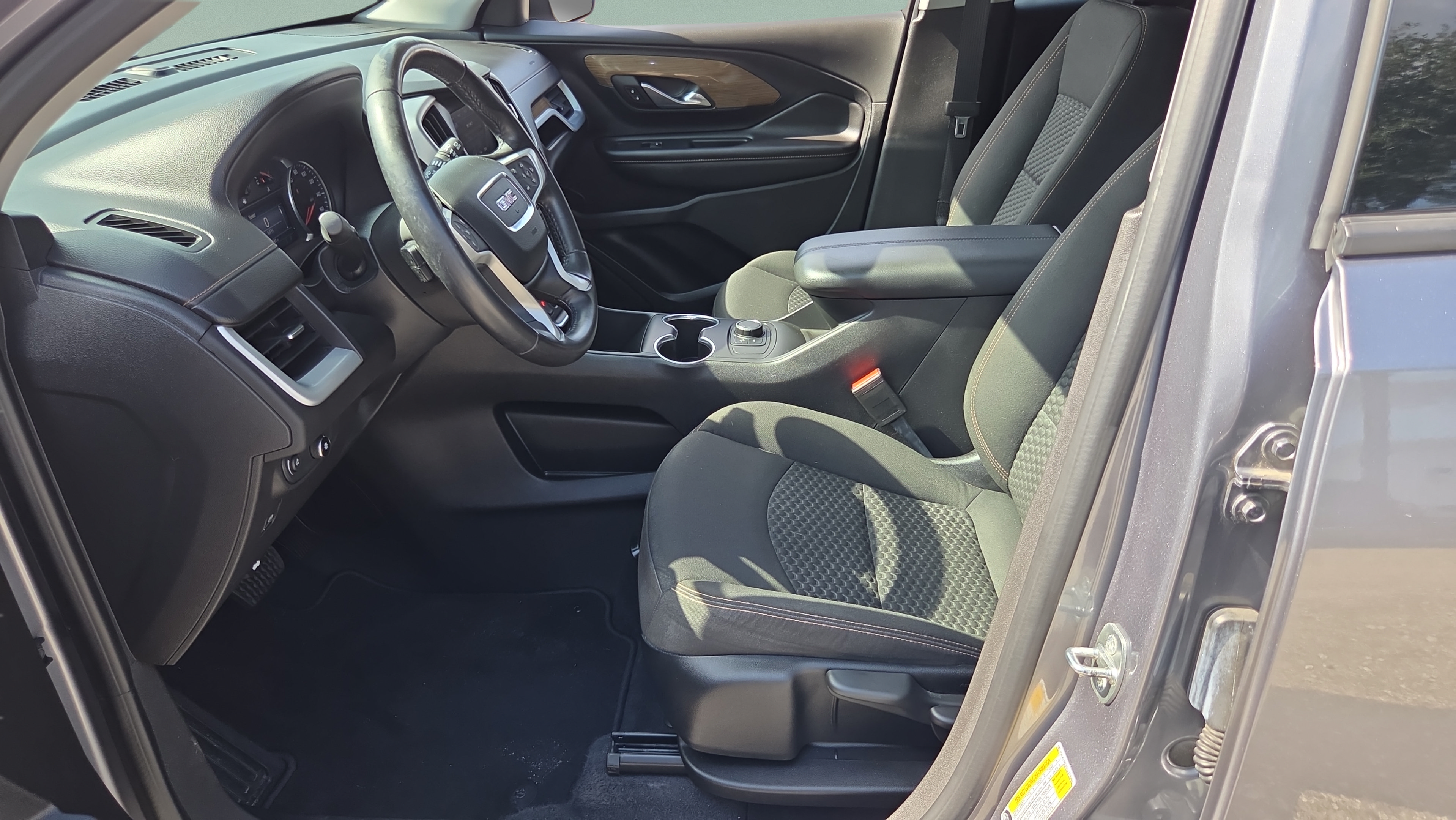 Used 2020 GMC Terrain SLE FWD image 9