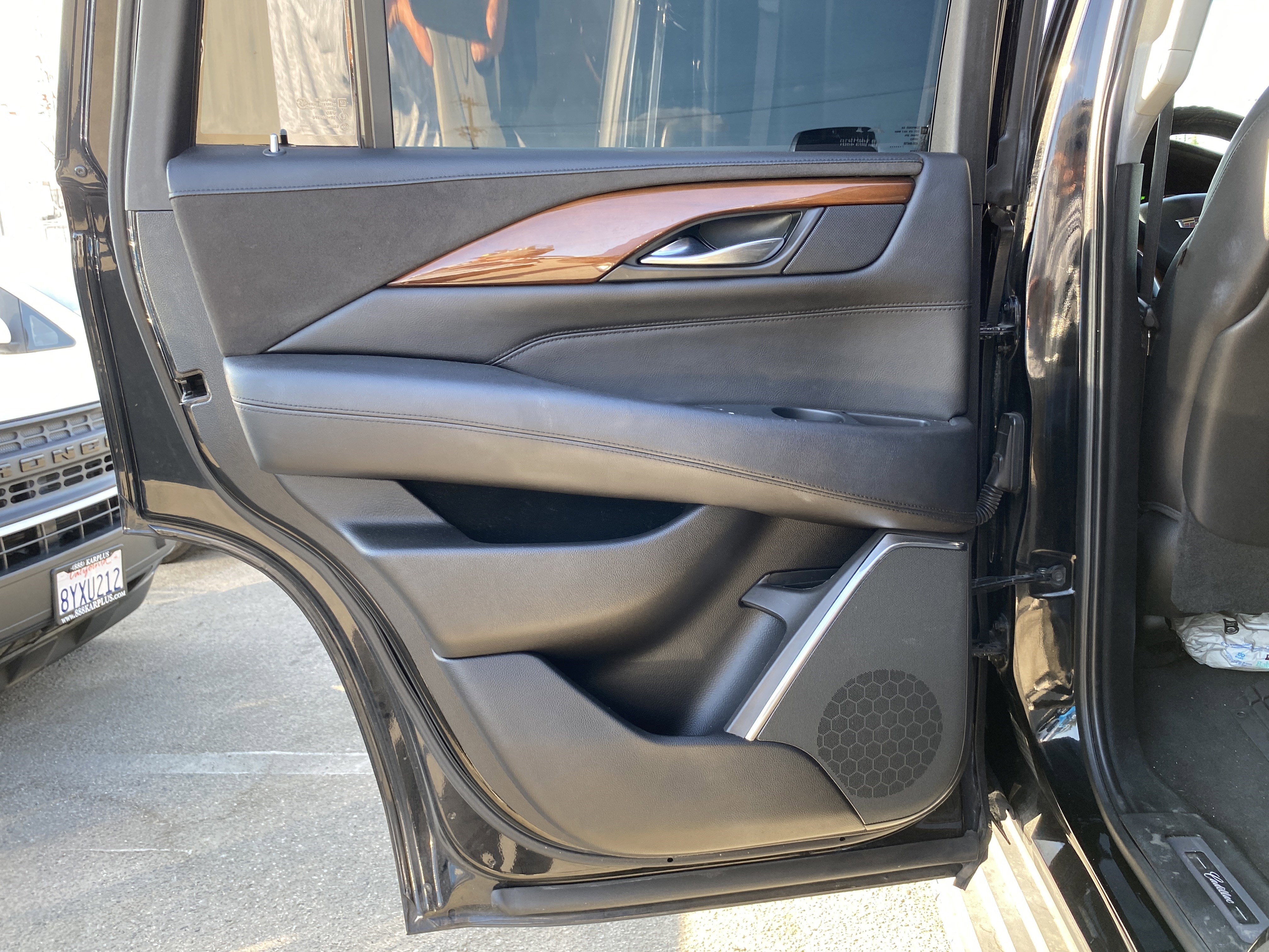 Used 2018 Cadillac Escalade Luxury image 14