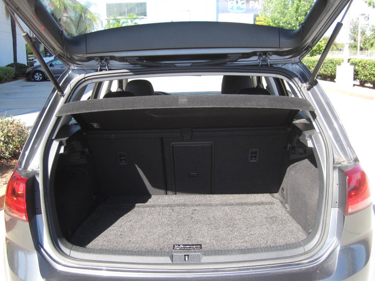 Used 2015 Volkswagen Golf S FWD image 9