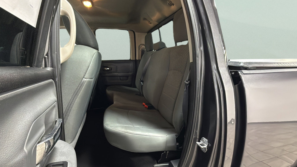 Used 2016 RAM 1500 Classic SLT image 32