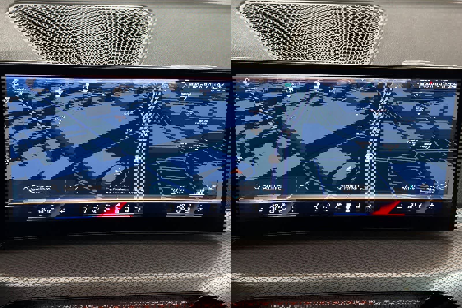 Used 2025 BMW 330i Sedan w/ Premium Package image 18