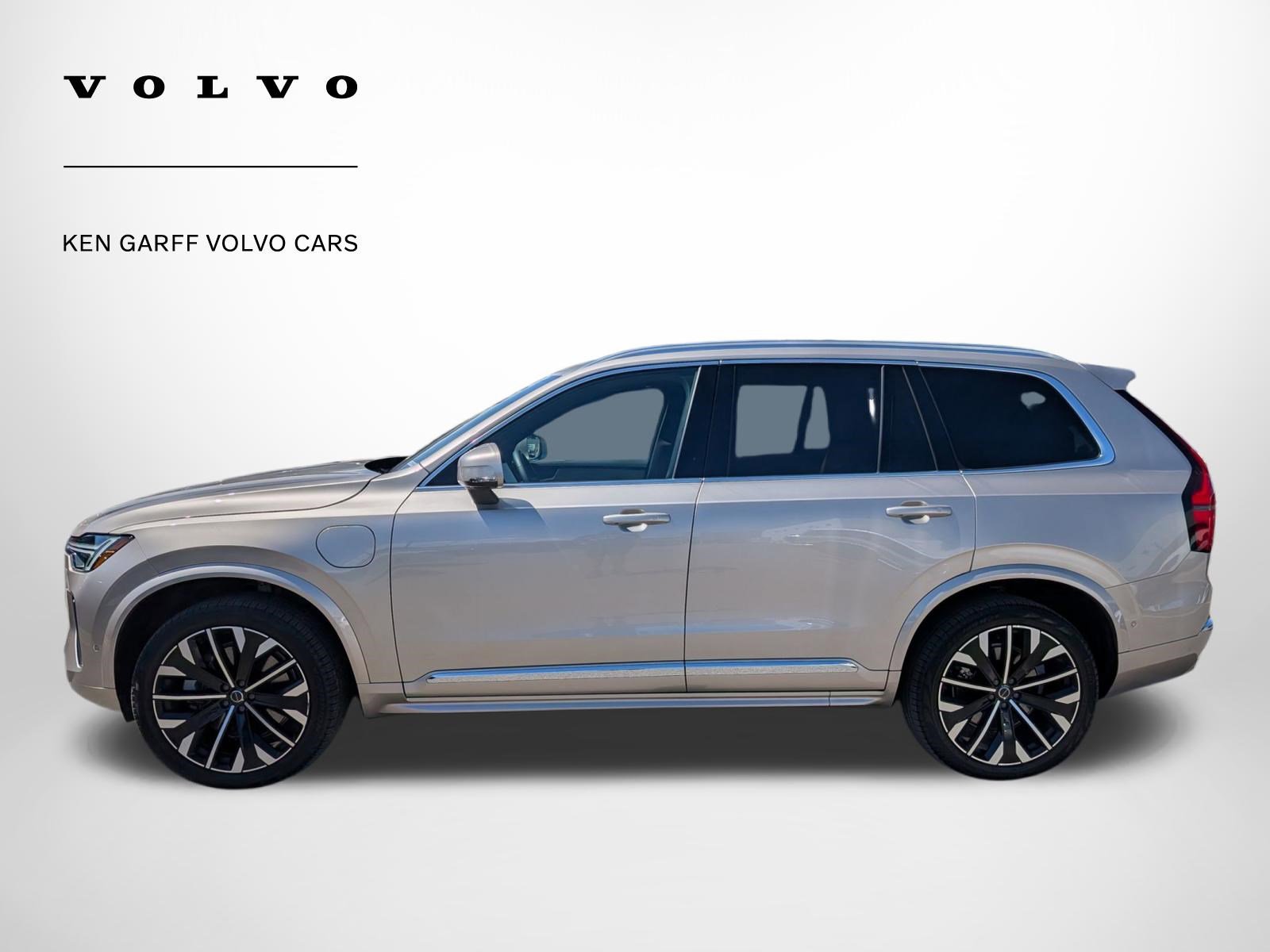 Used 2025 Volvo XC90 T8 Plus AWD/4WD image 7