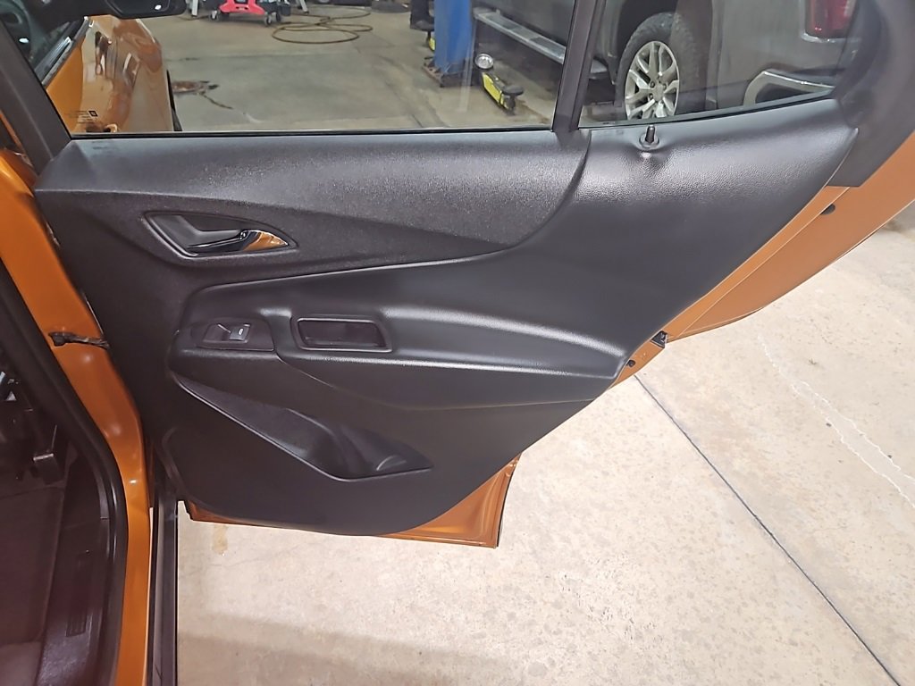 Used 2018 Chevrolet Equinox LT w/ Sun & Infotainment Package image 29