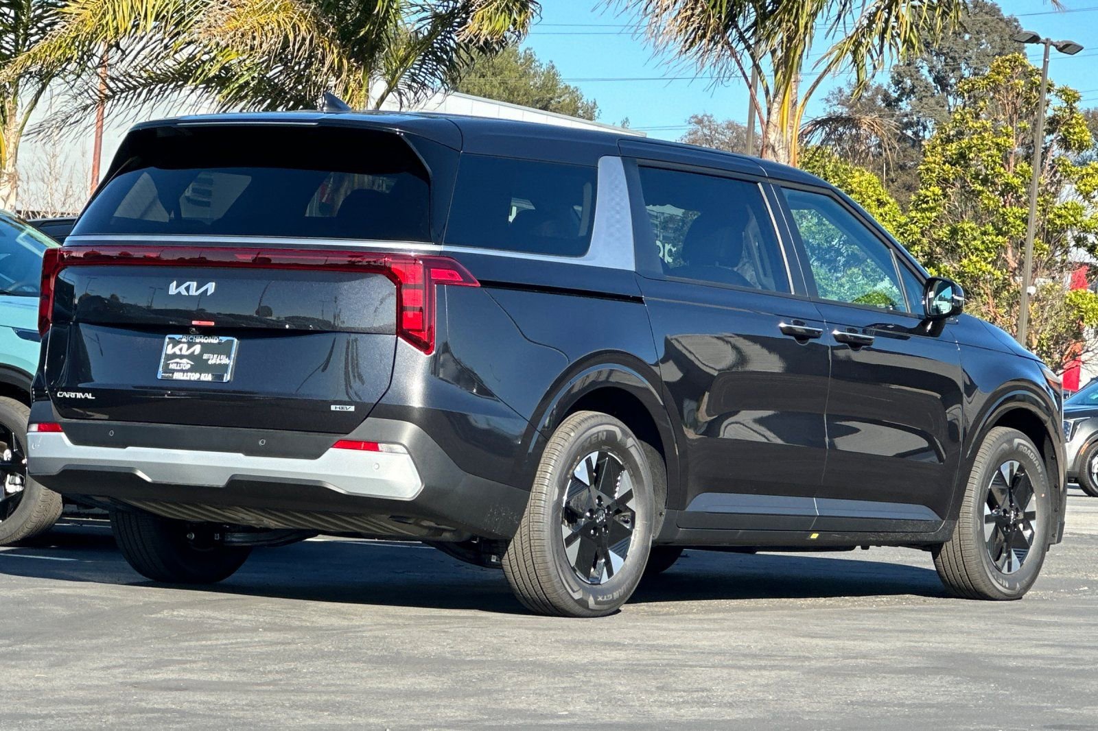 New 2026 Kia Carnival LXS image 4
