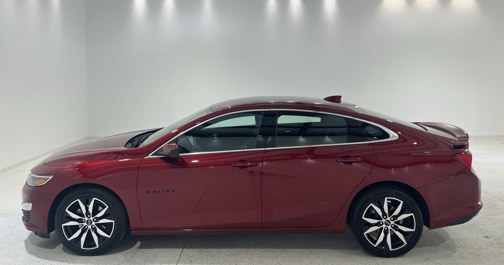 Used 2023 Chevrolet Malibu RS image 1