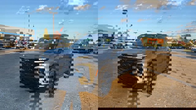 New 2026 Chevrolet Traverse RS w/ LPO, Floor Liner Package image 4