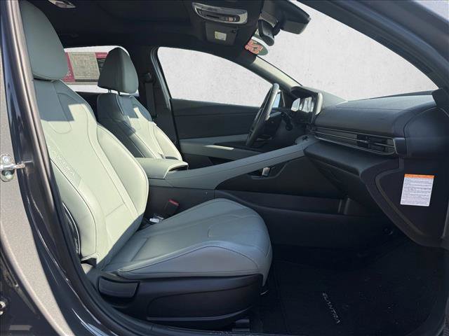 Certified 2025 Hyundai Elantra Limited image 21
