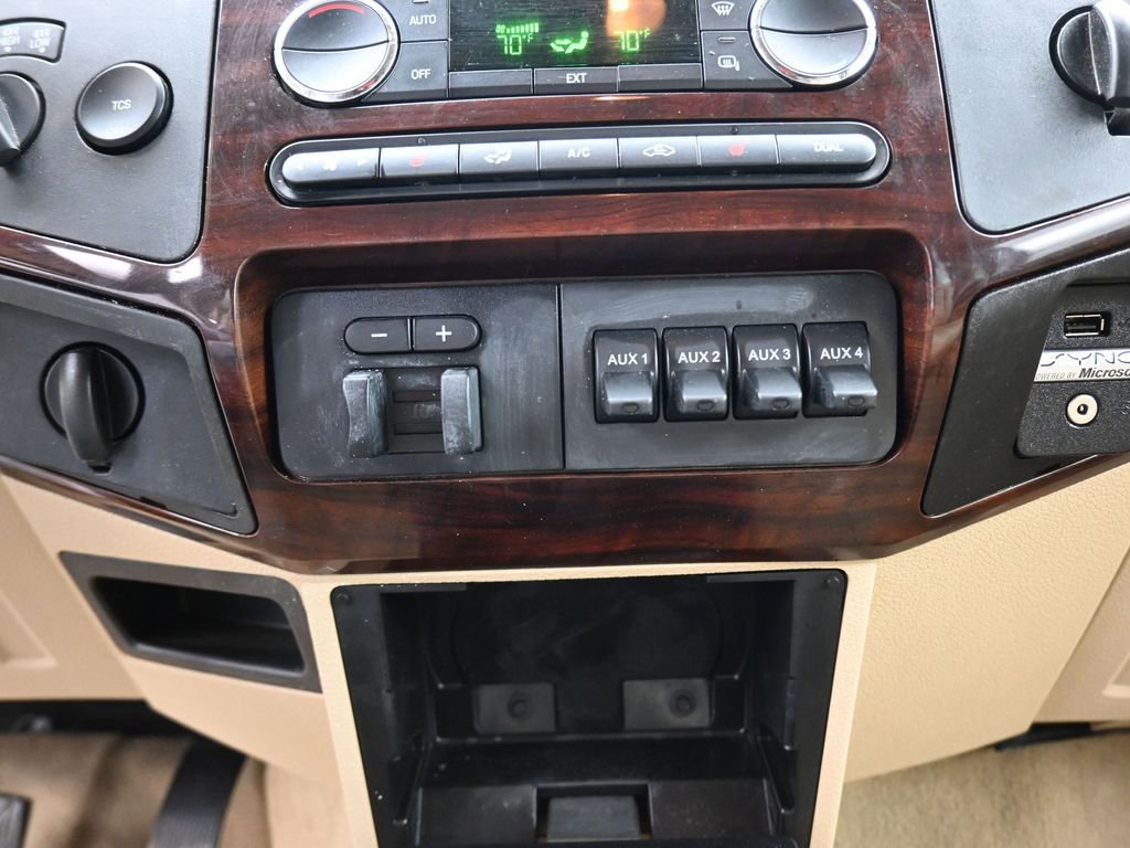 Used 2010 Ford F250 Lariat image 16