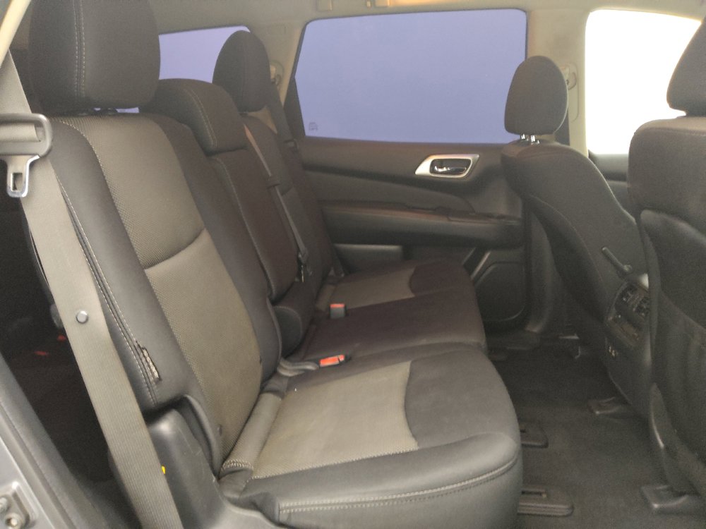 Used 2020 Nissan Pathfinder S FWD image 19