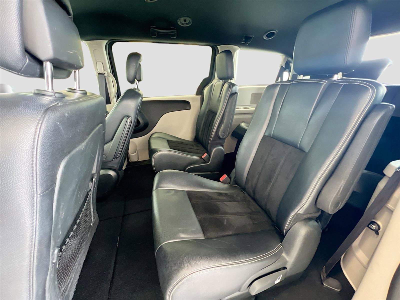 Used 2017 Dodge Grand Caravan SXT FWD image 21