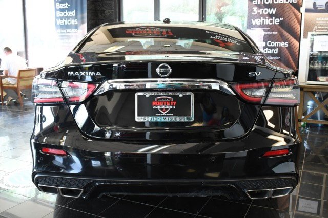 Used 2020 Nissan Maxima 3.5 SV w/ Floor Mat Group FWD image 9