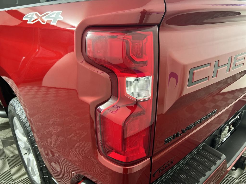 Certified 2022 Chevrolet Silverado 1500 Custom w/ LPO, Dark Essentials Package AWD/4WD image 34